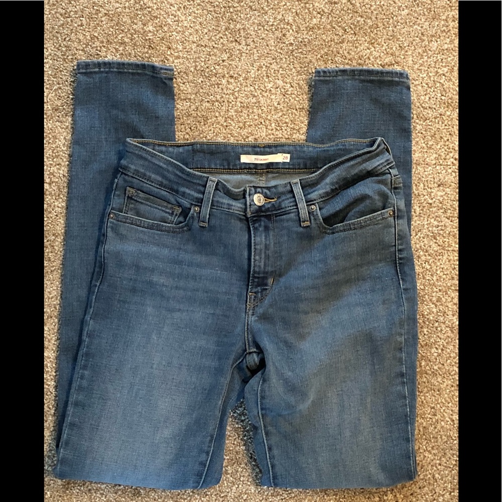711 skinny Levi’s Size 28